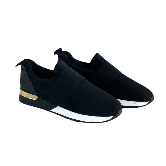 Shoes - Black Women’s Lightweight Slip-On Shoe size 8